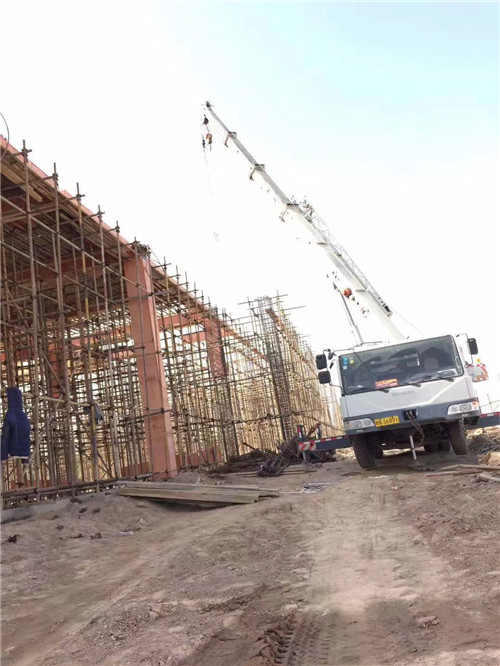 曲麻莱县吊车作业的安全注意事项有哪些？